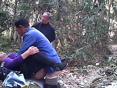 Vídeo HD de uma câmera oculta de um pai chinês