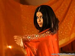 HD-video af en indisk milfs sensuelle dans
