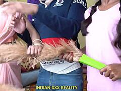 Video baru India yang seksi menampilkan Bhauji dan Priya dalam aksi dengan obrolan kotor Hindi yang jelas