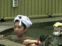 Sensual Asiático: Aventura de banho ao ar livre de alta definição de Otome no Yus