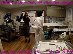 Doktor Tampa führt während ihres Krankenhausbesuchs eine gynäkologische Untersuchung an der großen Tittenstudentin Donnaleigh durch