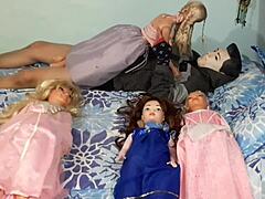 Групов секс с принцеси на Дисни и техните секс кукли