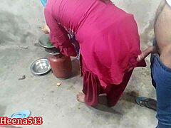 रसोई में खाना बना रही भाभी को देवर ने जबरदस्त अंदाज़ में चोदा साफ अवाज़ो में