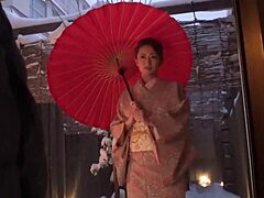 Reinas sinnliche Blowjob-Fähigkeiten sind in diesem japanischen Video vollständig präsentiert