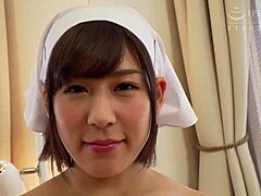 Rina Otomi, une japonaise aux gros seins, se déchaîne en doggy style