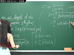 Велике груди и велика дупе кинеског студента Цханг Цхуа у овом онлајн порно видеу