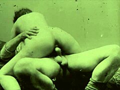 Tüylü kunduz ve retro mature vintage porno filmde