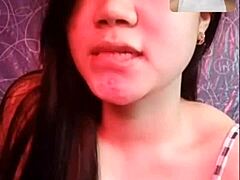 Amatorska nastolatka z Filipin osiąga orgazm