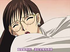 Den animerade läraren Saya upplever intensiv njutning med en vattenfallsorgasm medan hennes slampiga kropp förstärks av en kvinnlig läkare som heter Yui