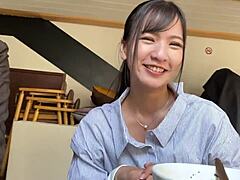 Tiszta japán tini Miyazaki Lin arcra élvezést kap HD videóban